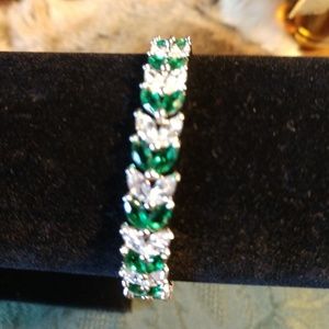 Emerald green and cubic zirconia stones bracelet